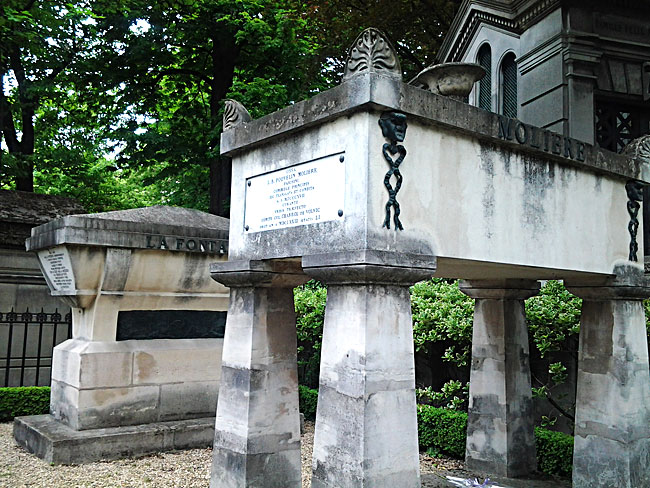 Могилы Мольера и Лафонтена на кладбище Пер-Лашез, Париж